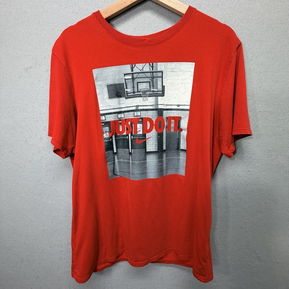 Nike Just Do It Graphic T-Shirt Red Dri-Fit Athletic Cut Mens Gym Tee Size L